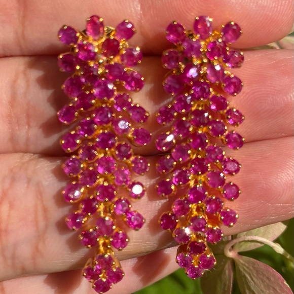 New Natural Burmese Ruby Dangle Earrings in 18K Solid Gold - Picture 5 of 8